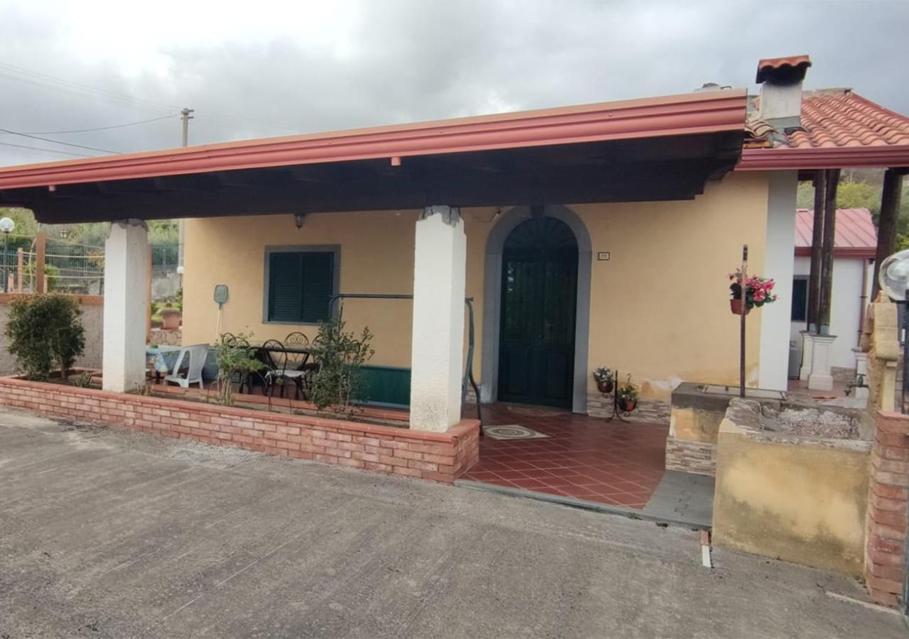 Peri Peri Guest House มาสคาลิ ภายนอก รูปภาพ
